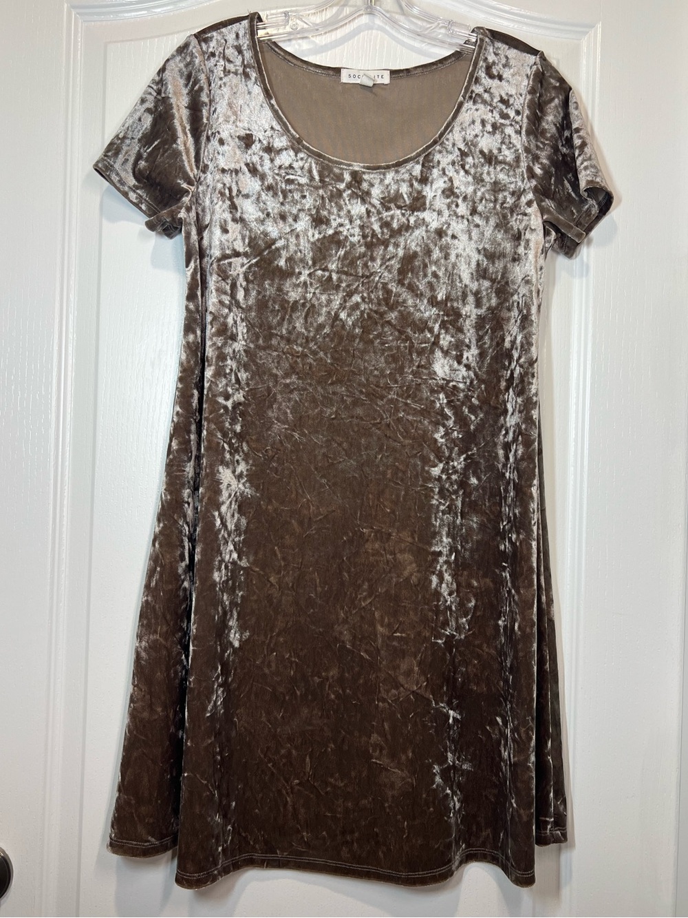 Socialite Fawn Crushed Velvet Short Sleeve Swing Dress Women’s Size Medium